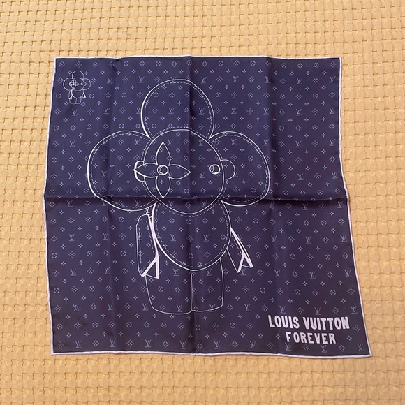 Louis Vuitton Other - Louis Vuitton navy and white monogram and vivienne pocket square